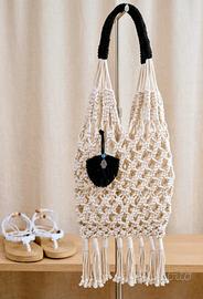 L’Eleganza dei Nodi: La Tua Estate in un Intreccio