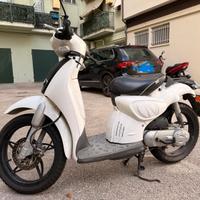 Scoote Scarabeo 50 2T