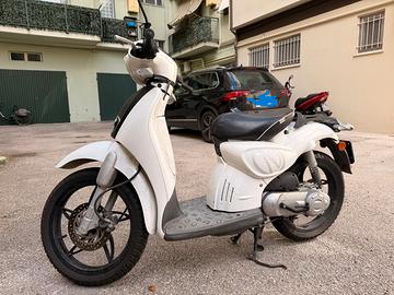 Scoote Scarabeo 50 2T