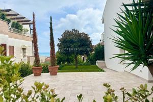 VILLA A SCHIERA IN VIA LUIGI OTTAVIANI, 9 GROTTAMM