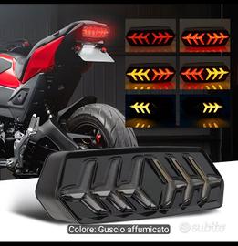 faro posteriore led con frecce integrate