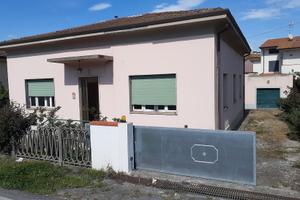 Casa indipendente, viareggina