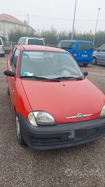 Fiat 600 *perfetta ed economica*