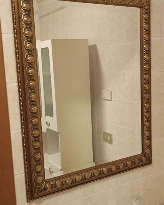 SPECCHIO CON CORNICE IN LEGNO DORATA – 76x96