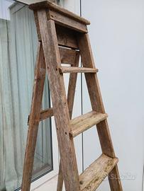 scala vintage in legno