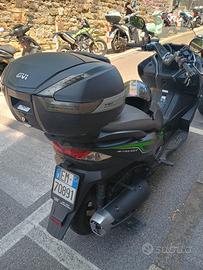 Kawasaki J300 - 2019