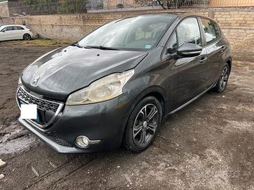 Peugeot 208 1.4 HDi 68 CV 5 porte Allure