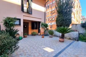 4 LOCALI A SEGNI