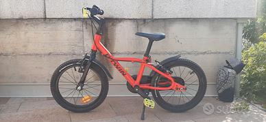 Bicicletta B-Twin raggio 16 con pedali (5-6 anni)