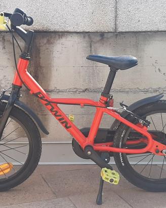 Bicicletta B-Twin raggio 16 con pedali (5-6 anni)