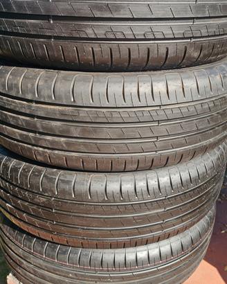 Gomme nuove 205 60 16 92 H Goodyear Efficent Grip