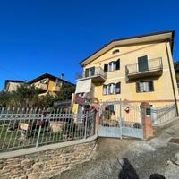 BIFAMILIARE A MONTIGNOSO