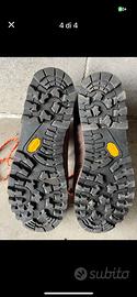 Scarponi da montagna .  Tecnica suola vibram   42