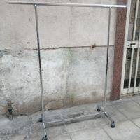 stand per abbigliamento 