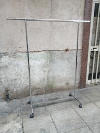 stand per abbigliamento 