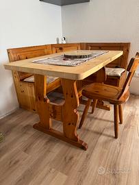 Tavolo panca e sedia stile tirolese