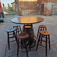 BOTTE TAVOLO CON SGABELLI