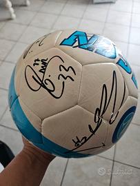 pallone con firme di calciatori  del 3 scudetto 