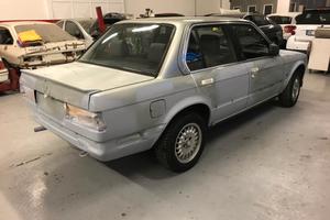 BMW 320i e30