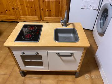 Cucina giocattolo