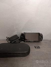 Psp 3000 con caricatore e scheda sd