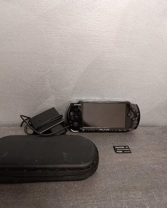 Psp 3000 con caricatore e scheda sd
