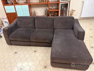 Divano con chaise longue