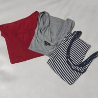Set tre canottiere grigio, rosso, righe blu e bco