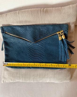 Clutch blu in vera pelle effetto pitone