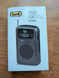 Piccola radio portatile