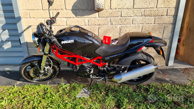Ducati Monster 695
