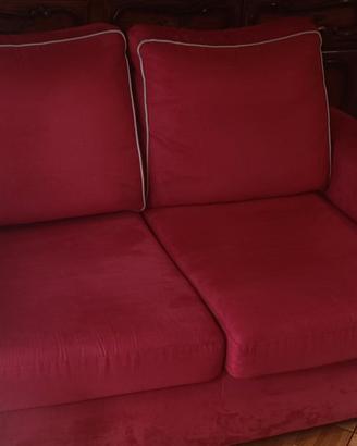 Divano 2 posti in tessuto rosso con bordini