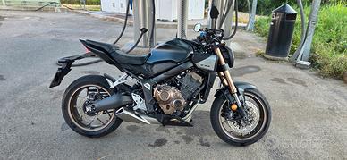 CB 650 R 2024 (patente A2)