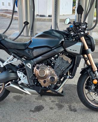 CB 650 R 2024 (patente A2)
