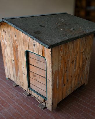 Cuccia per cane grande in legno
