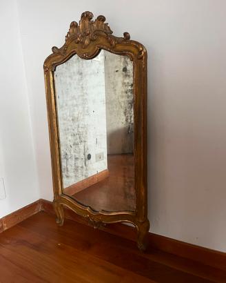 Specchiera antica in legno intagliato e dorato