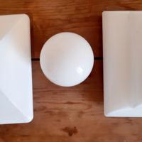 Tre applique da parete in vetro opalino