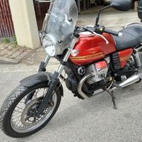 Moto Guzzi V7 - 2011