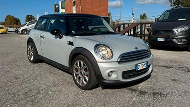 Mini Cooper D Coupe 1.6 16V 82KW