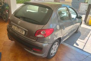 Peugeot,con 61000km a gpl 