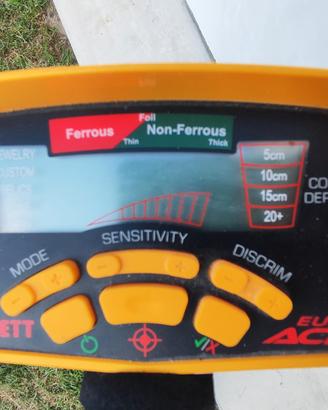 Garrett euro ace 350 metal detector 
