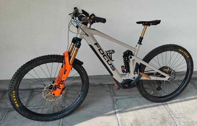 E-Bike Enduro Focus Sam2 6.9 anno 2024