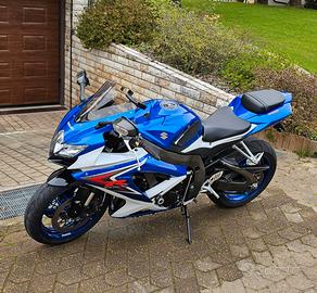 Suzuki GSX-R 750 K8 2008 - 54000km - Akrapovic