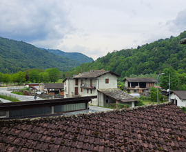 Bilocale con bagno e balcone