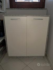 Armadietto a due ante