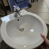 lavandino bagno sospeso e Miscelatore Hansa grohe