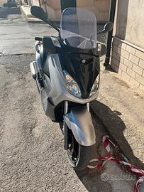 Scooter xmax 250