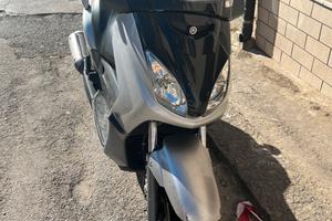 Scooter xmax 250