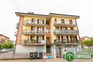 3 LOCALI CON BOX AL PRIMO PIANO CON ASCENSORE