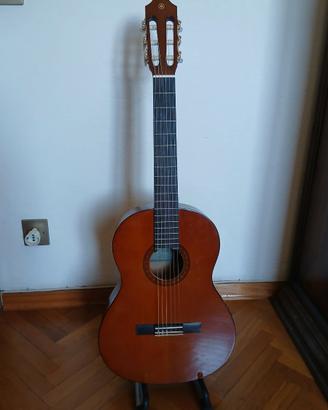 Chitarra acustica yamaha